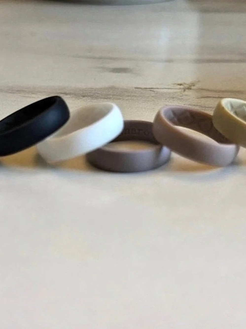 Engaro silicone Ring Set in Black, White, Nude, lavender, NWT